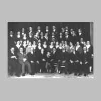 022-0052 Der Goldbacher Gesangverein 1931 mit seinem Dirigenten Lehrer Schweinberger..jpg